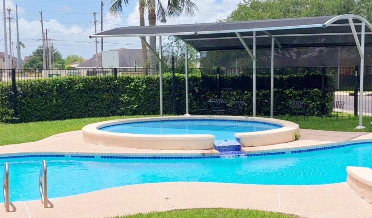 Beautifully Furnished 3Bd 2Br Pool Gated Condo In Mcallen, Tx Pharr Bagian luar foto
